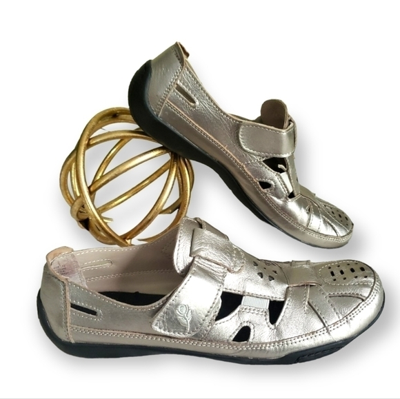 Ros Hommerson Candid Silver loafers flats Comfy Size 9 - Picture 1 of 16